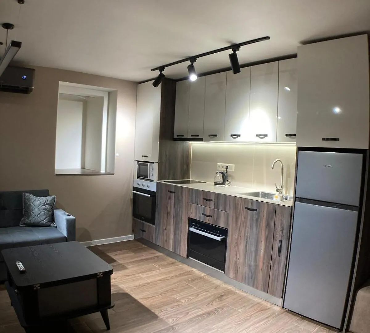 A Cozy And Comfortable Semi-Basement Apartment Tbilisi