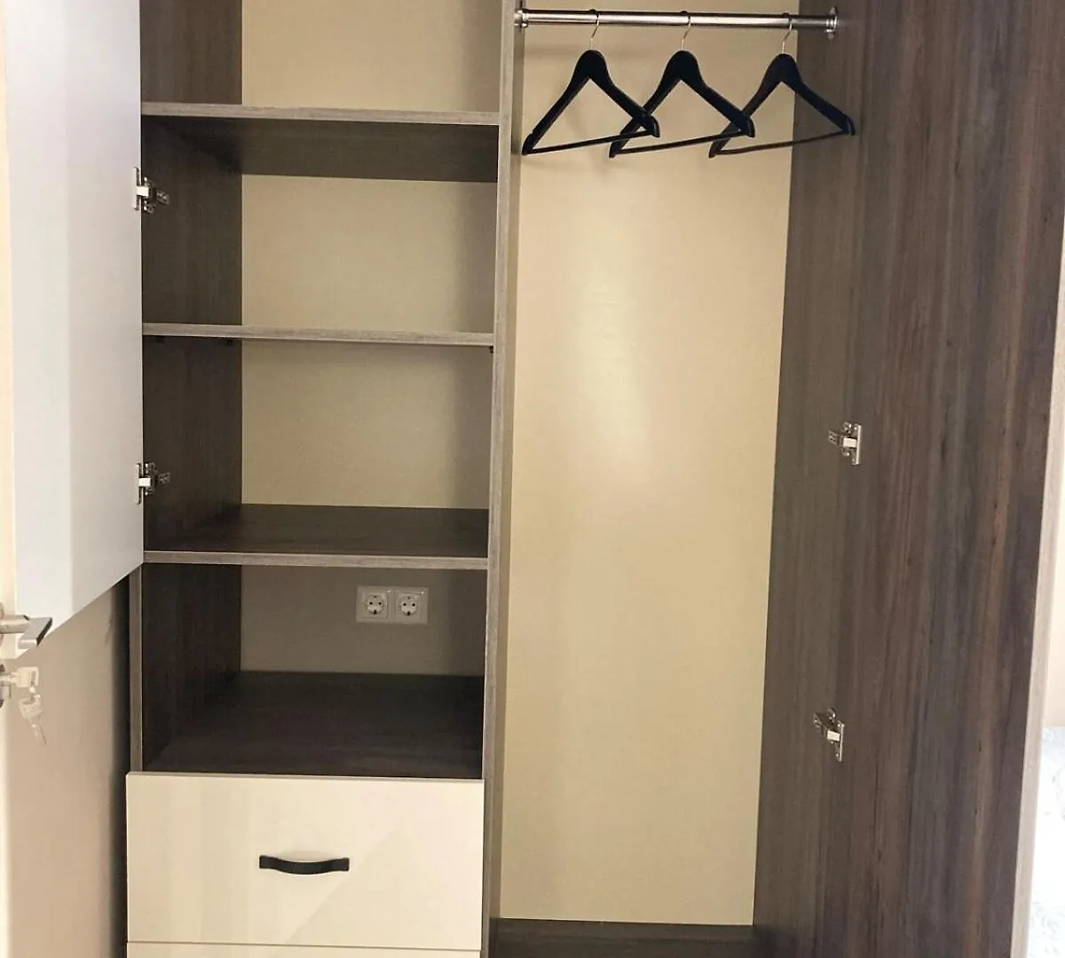 A Cozy And Comfortable Semi-Basement Apartment Tbilisi