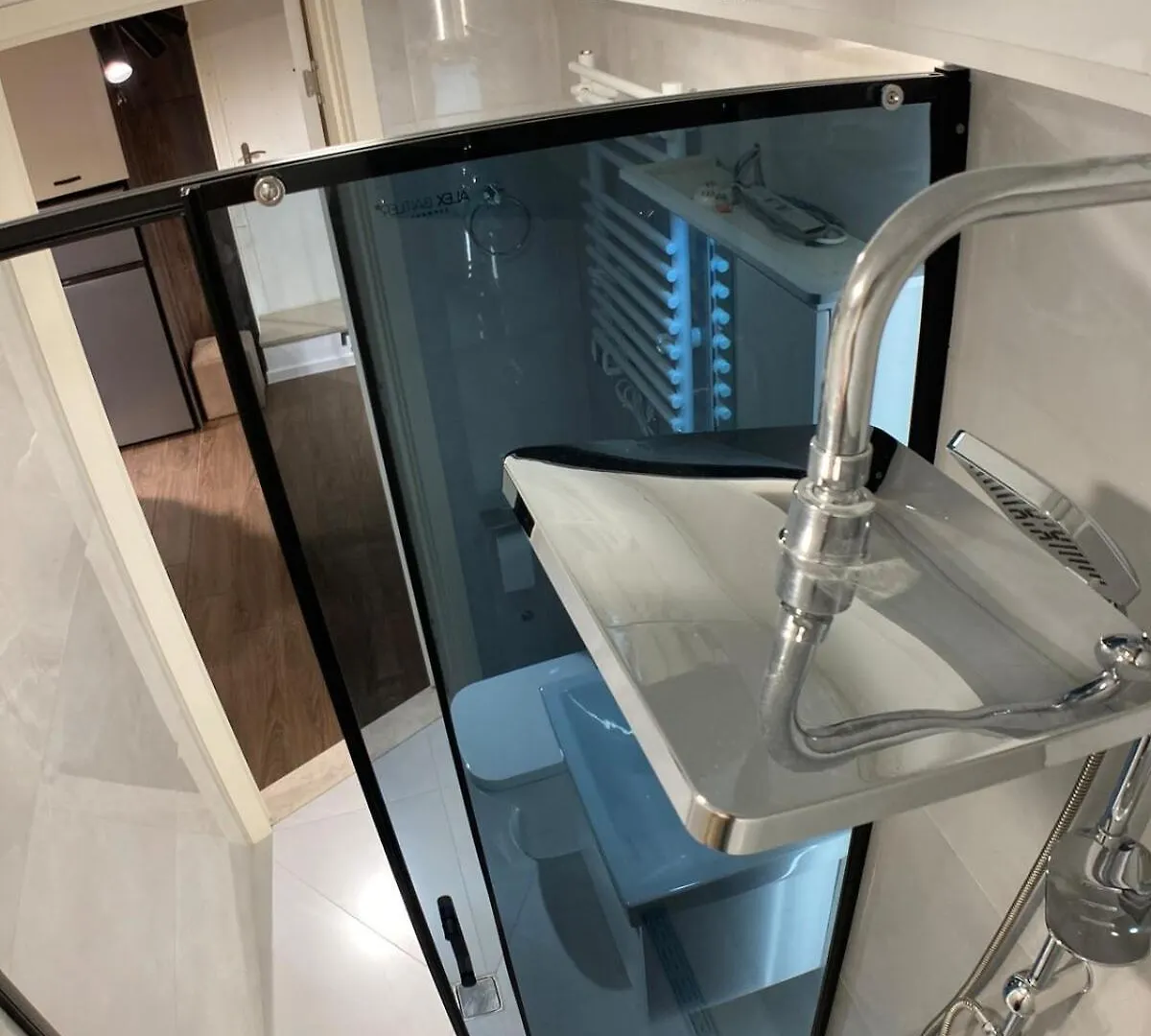 A Cozy And Comfortable Semi-Basement Apartment Tbilisi