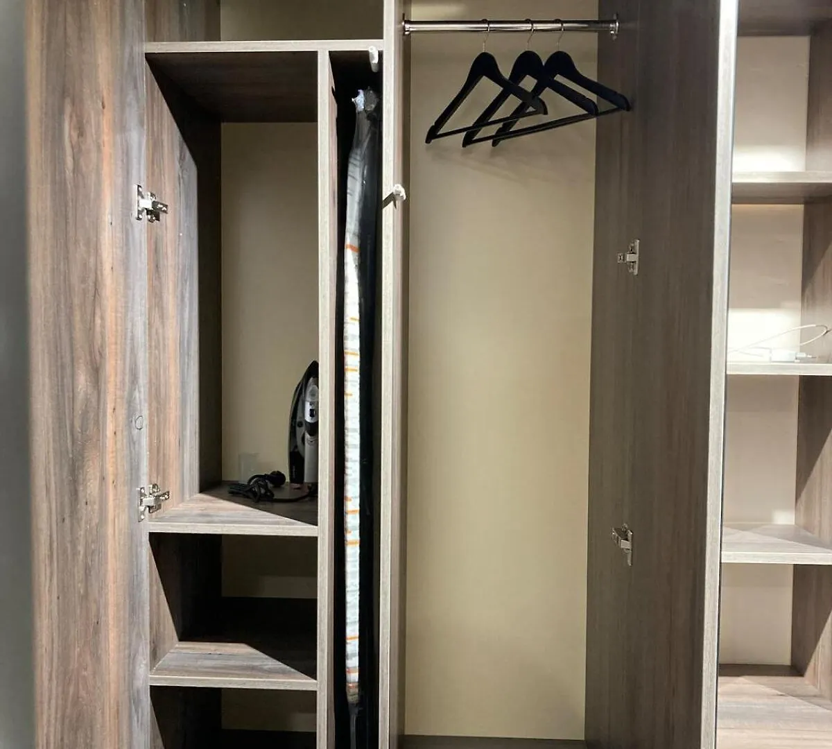 A Cozy And Comfortable Semi-Basement Apartment Tiflis