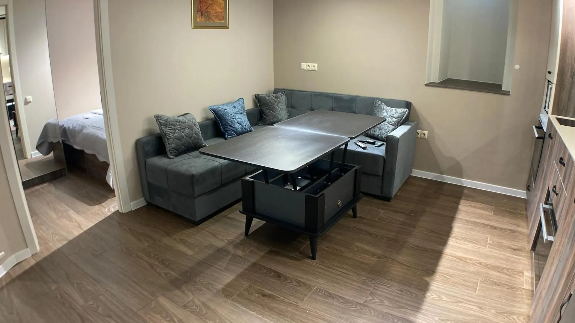 A Cozy And Comfortable Semi-Basement Apartment Tiflis
